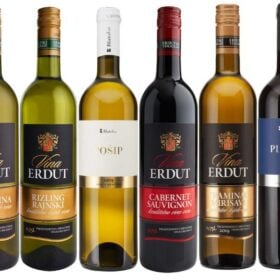 Sample package with red and white wines from Croatia