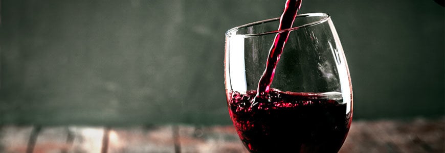 Taninoj en ruĝa vino