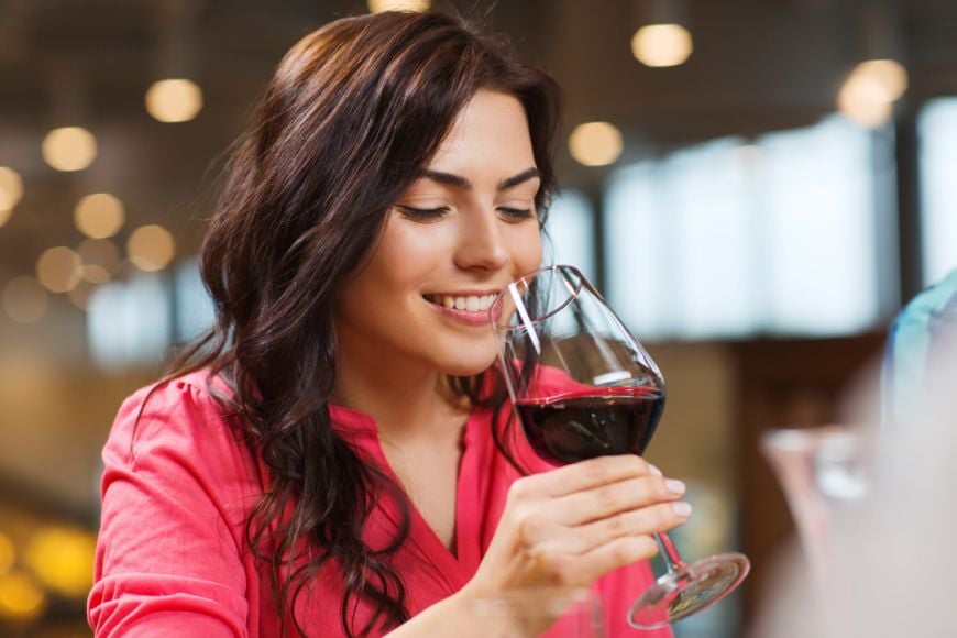 Wijn ervaar je het beste door te kijken, ruiken en proeven