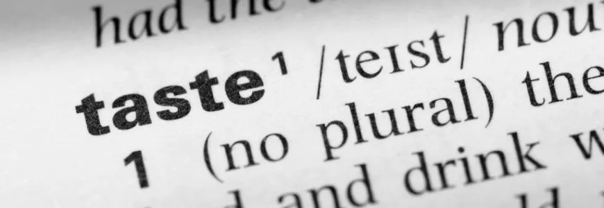 Brí na dtéarmaí fíona mínithe i bhfoclóir mór an fhíona1 Mínítear téarmaí fíona agus brí na bhfocal fíona éagsúla i bhfoclóir mór an fhíona