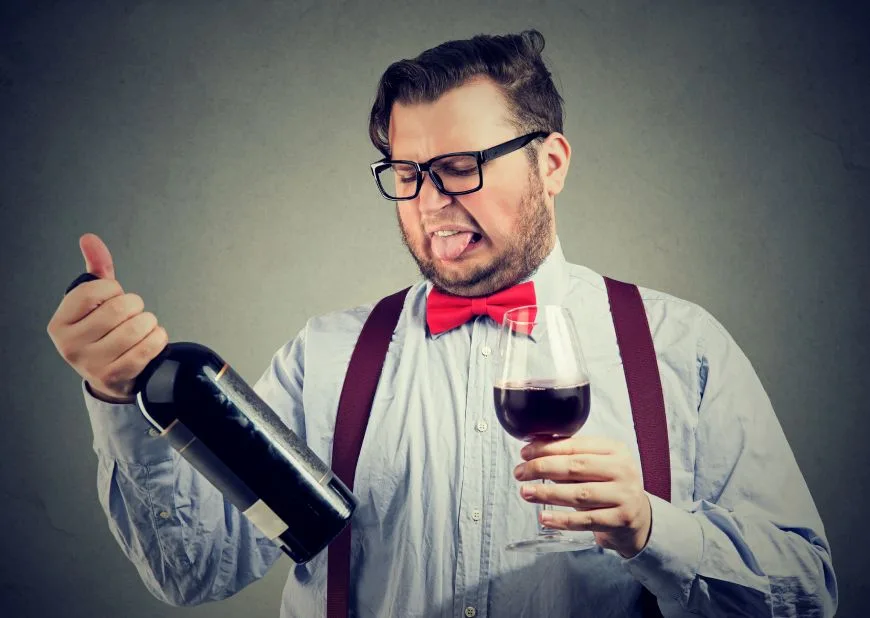 Déi meescht allgemeng Feeler beim Drénken vu Wäin 2 Kaaft net Wäin baséiert op all Label / Label, liest d'Erfahrung vun aneren a schmaacht de Wäin