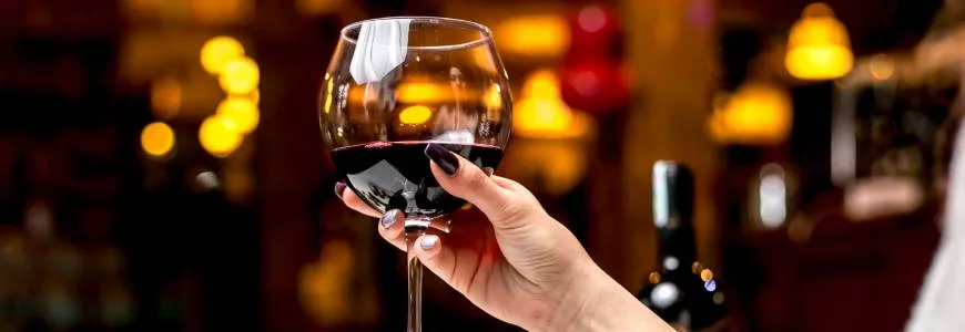 Vi negre Cabernet Sauvignon en copa