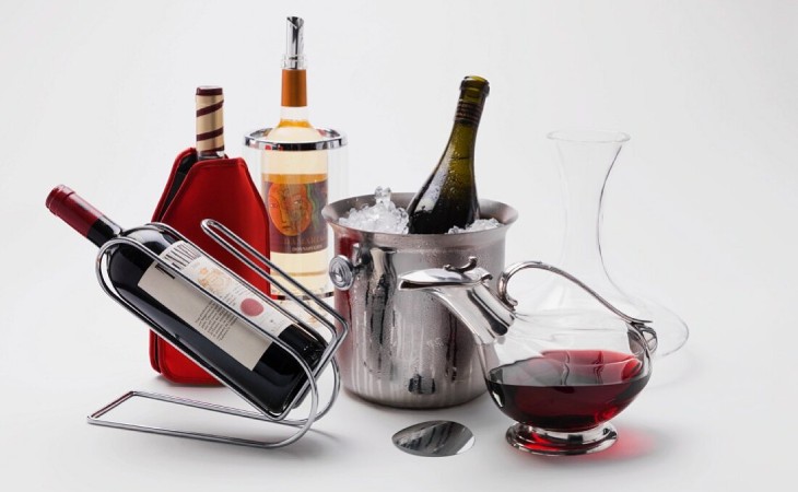 Wine accessories