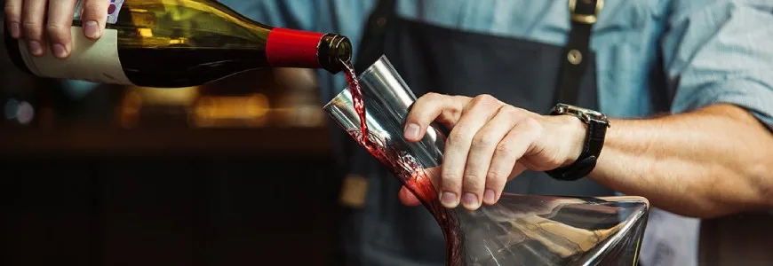 Garrafa de decantació de vi i significat de vi decantador